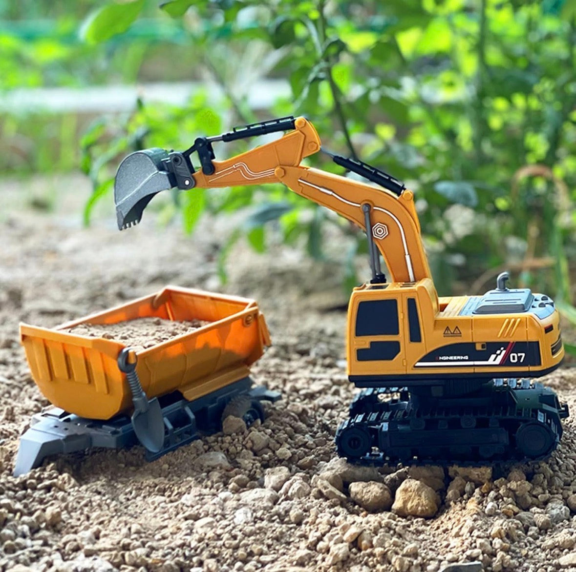 🚜 Remote Control Excavator Toy with Dump Truck – Realistic Construction Vehicle Set